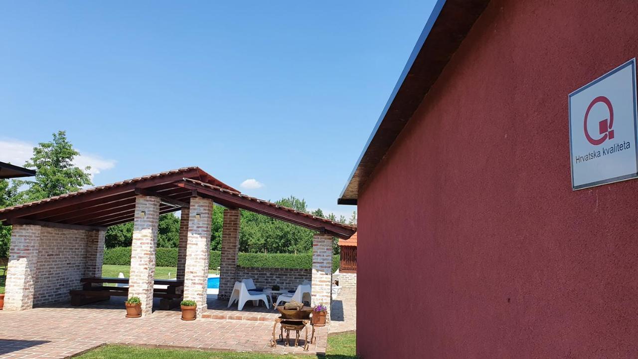 Villa Mons Aureus Popovac Bagian luar foto