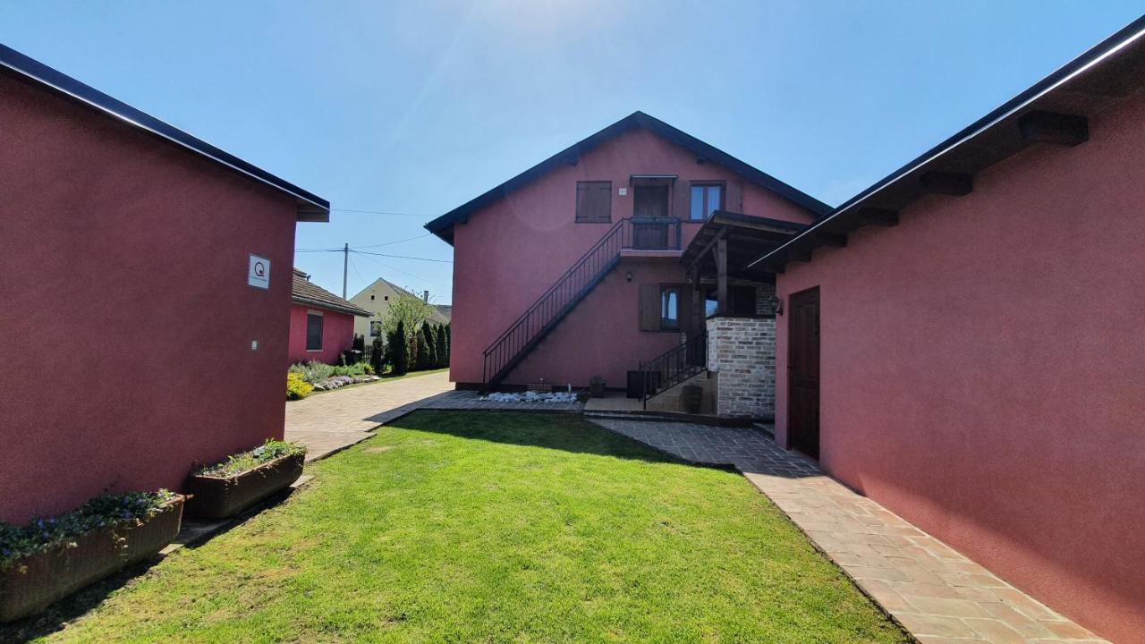Villa Mons Aureus Popovac Bagian luar foto